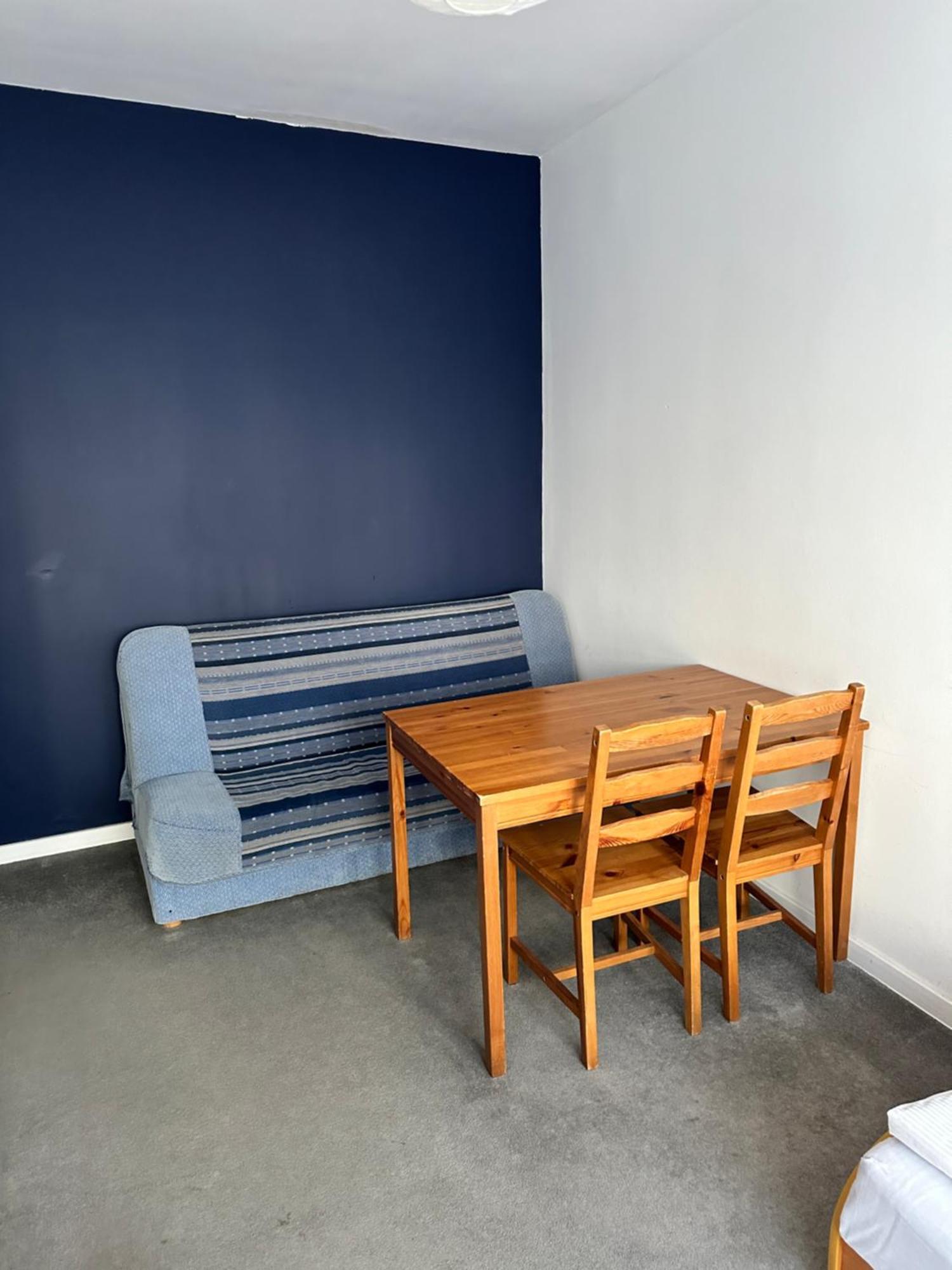 Demi Hostel